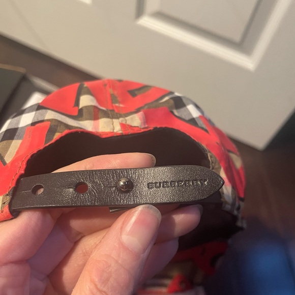 Burberry Graffiti print baseball hat - Picture 5 of 6